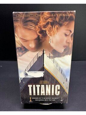 Vintage Titanic VHS 2-Tape - Leonardo DiCaprio & Kate Winslet